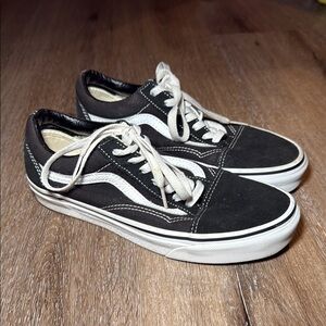 Women’s Black and White‎ Vans Size 7.5